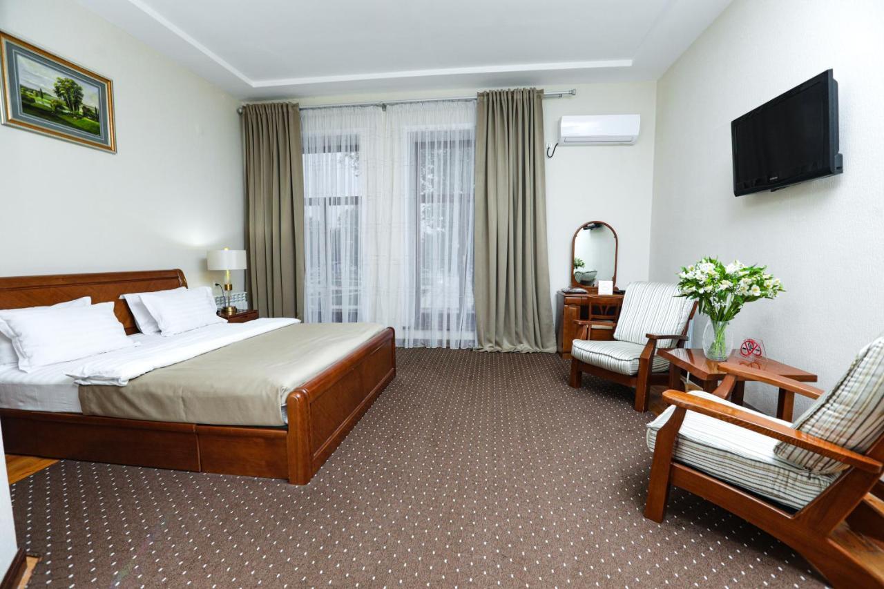 Khujand Grand Hotel Εξωτερικό φωτογραφία
