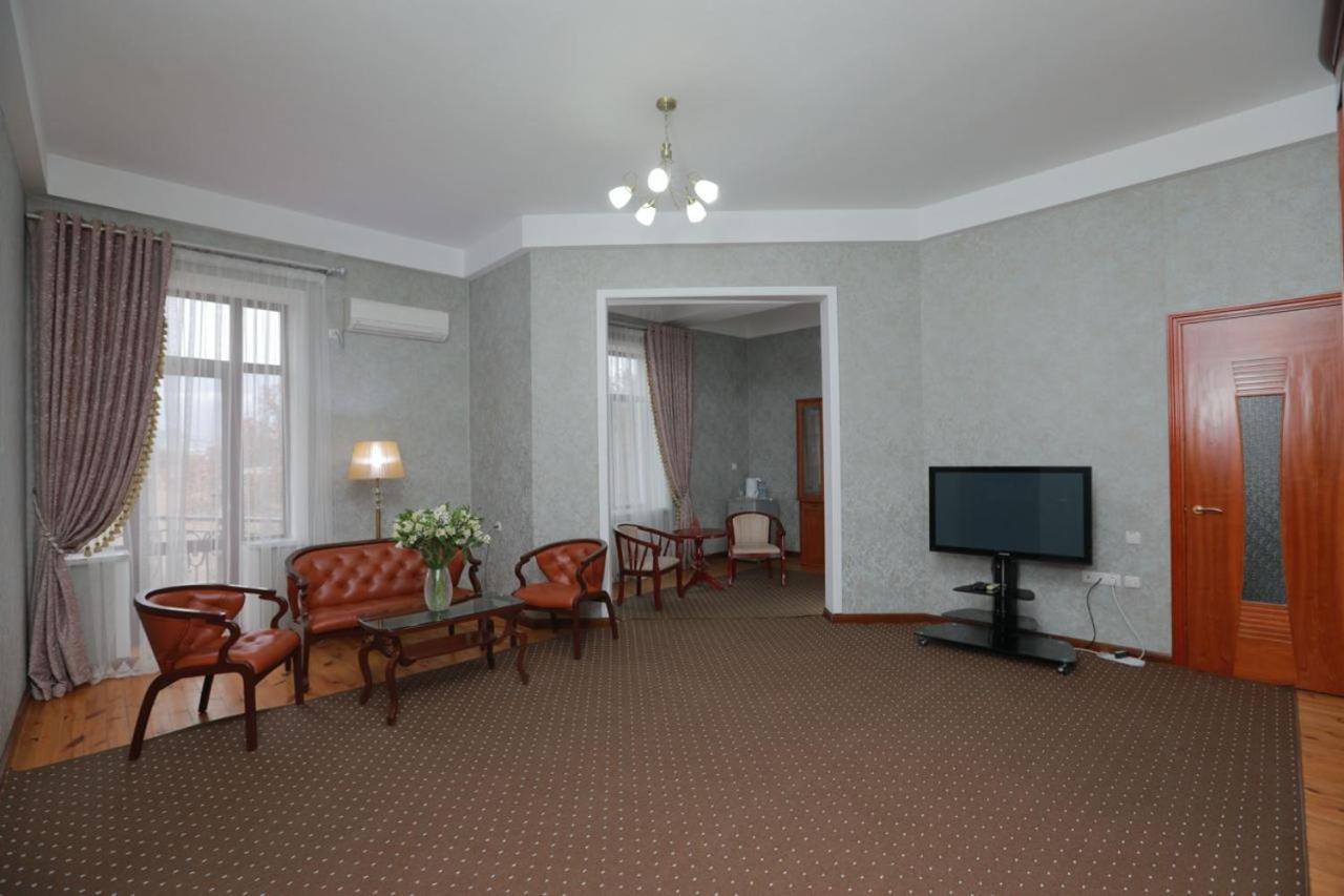 Khujand Grand Hotel Εξωτερικό φωτογραφία